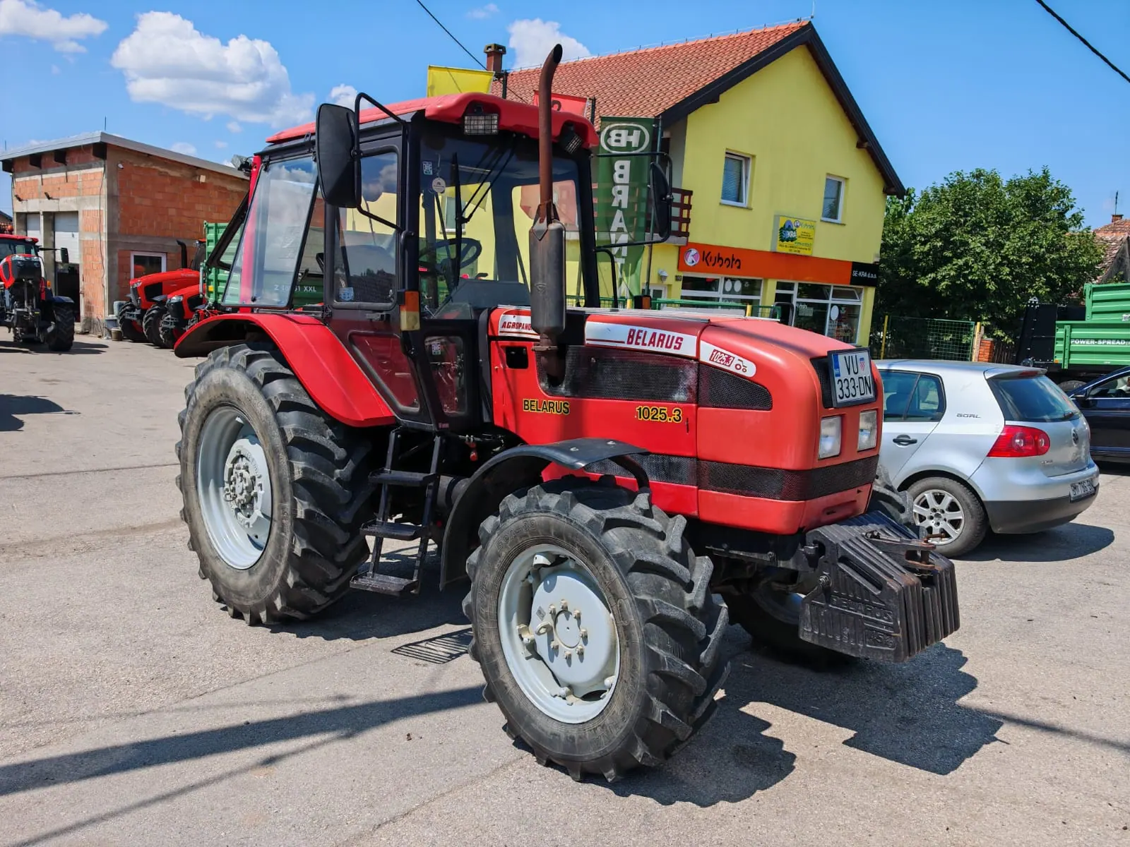 Rabljeni traktor Belarus 1025.3 s kabinom