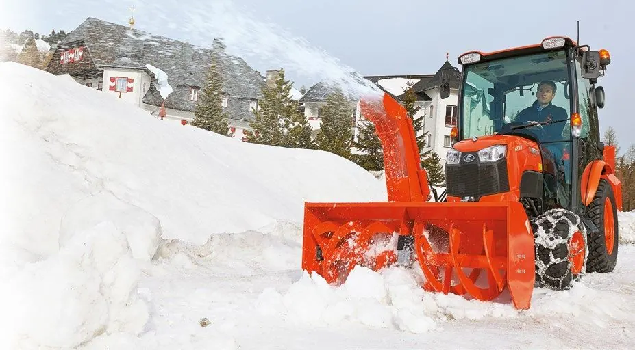 Kubota B2 kabina, freza za snijeg