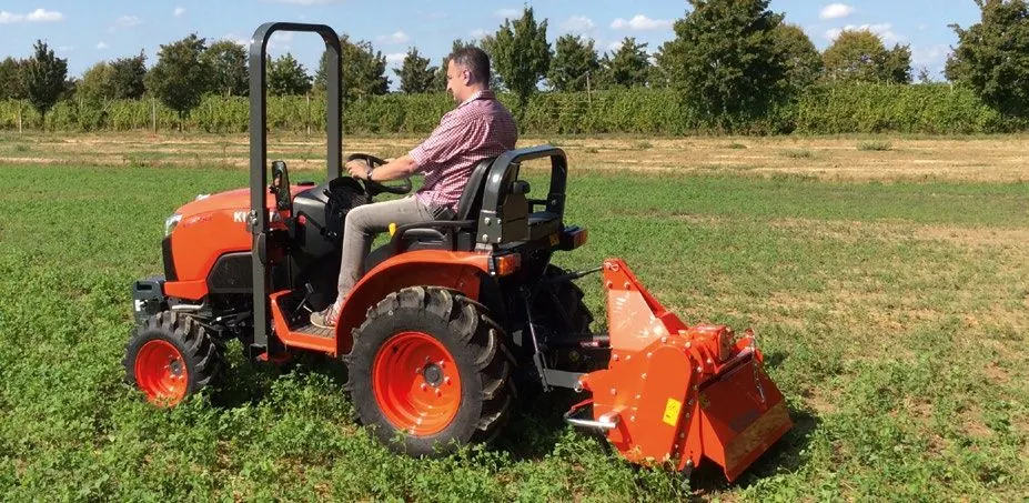 Kubota B2 ROPS s frezom