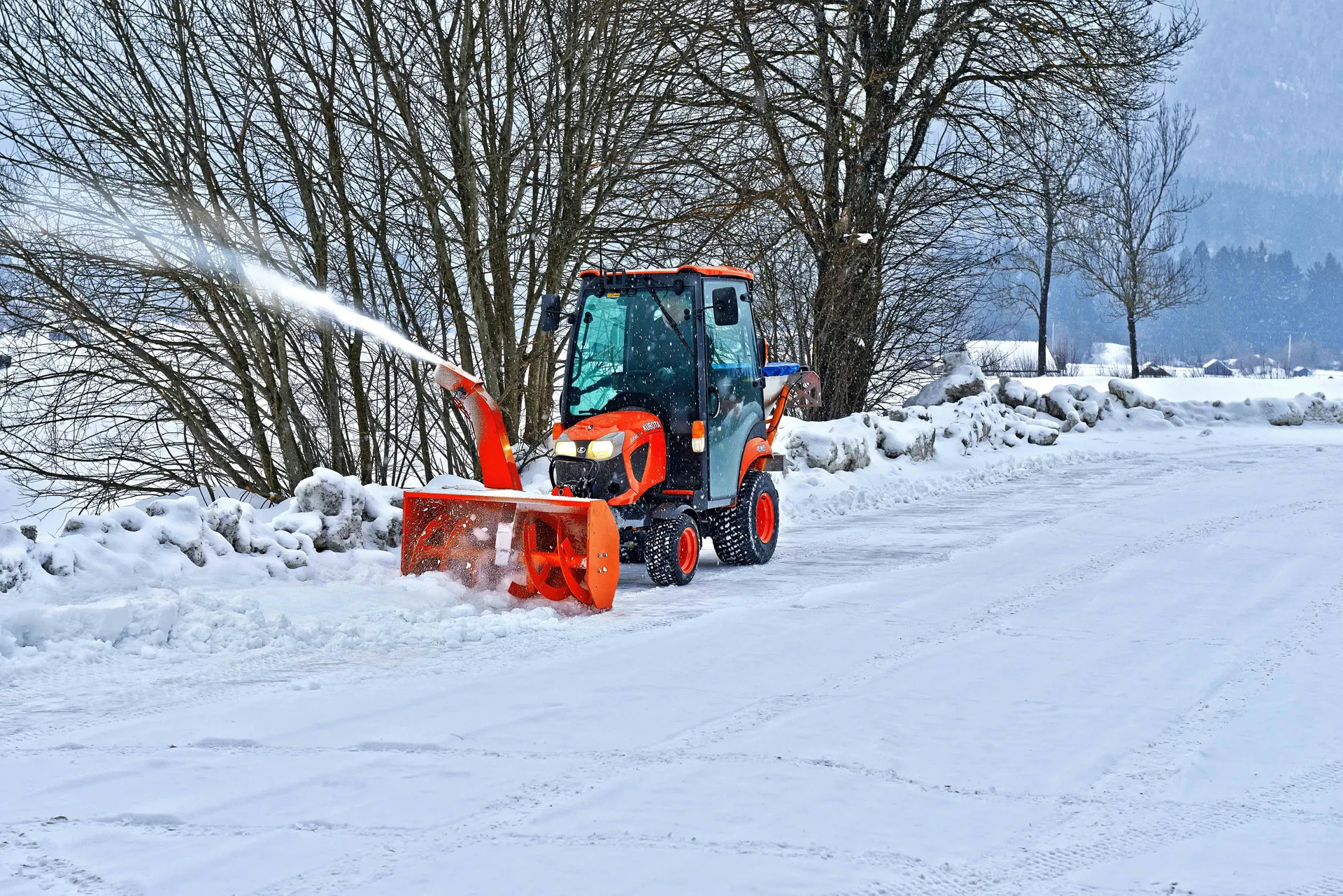 Kubota BX231 H CAB, zimski rad, freza za snijeg
