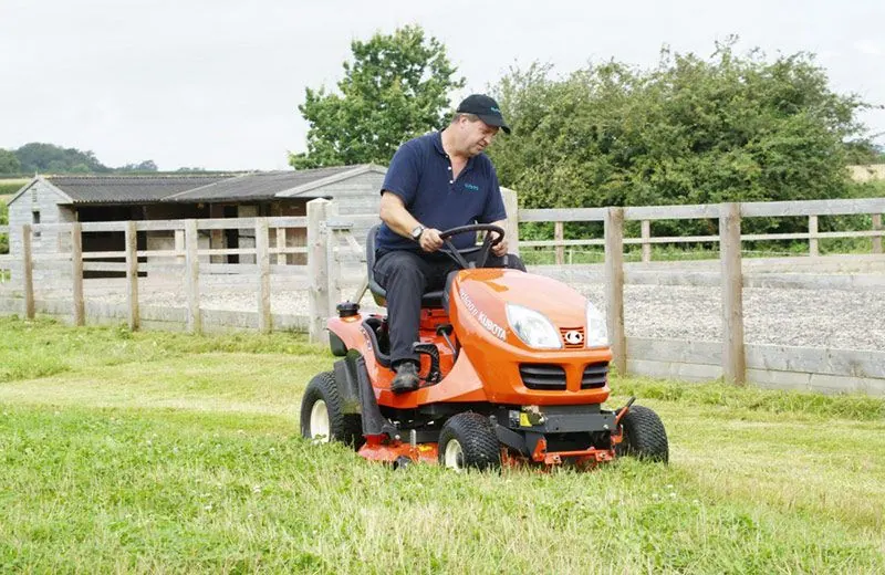 Kubota GR1600-II, u radu