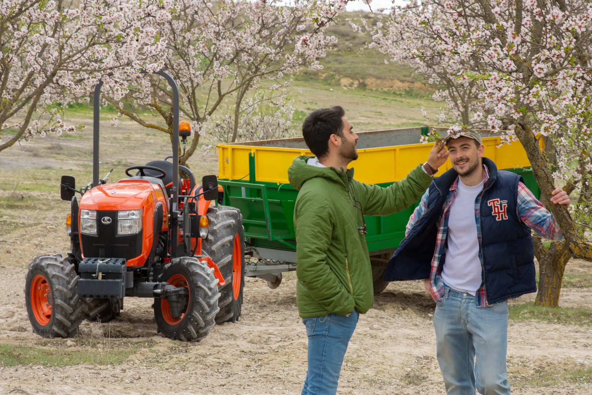 Kubota L2 ROPS (bez kabine) u radu