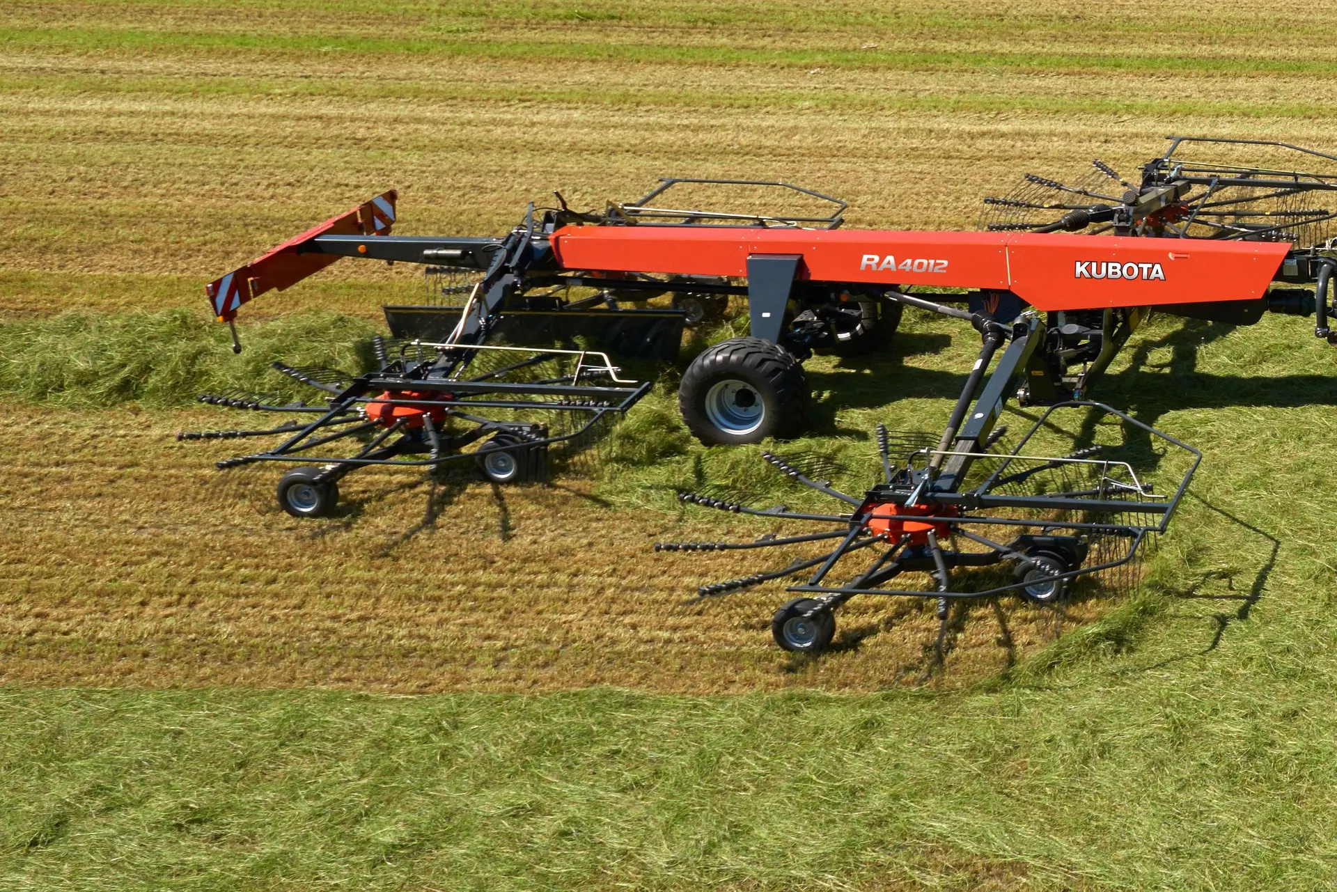 Kubota Skupljači sijena RA serija, RA4012 u radu