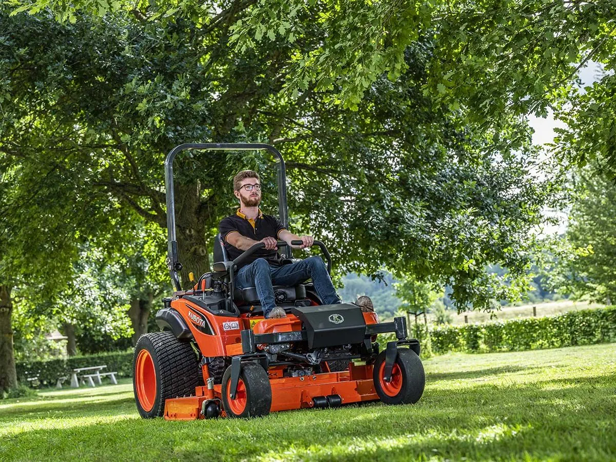 Kubota ZD u radu
