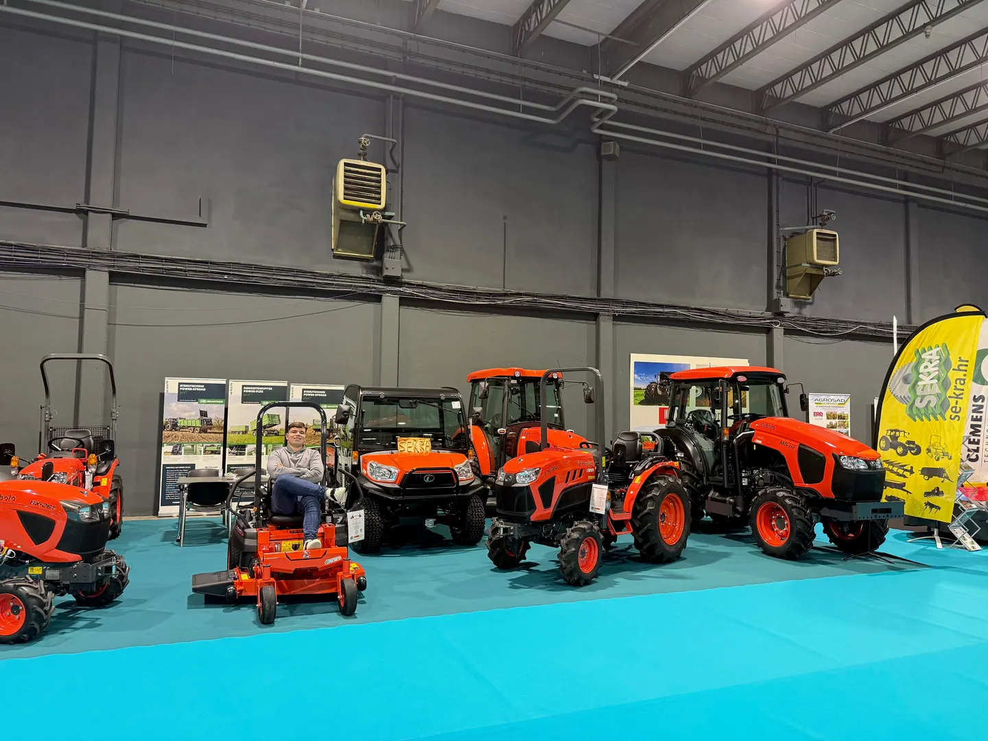 CroAgro 2025.: traktori Kubota, terensko vozilo i kosilica s nultim okretom na štandu tvrtke Se-Kra