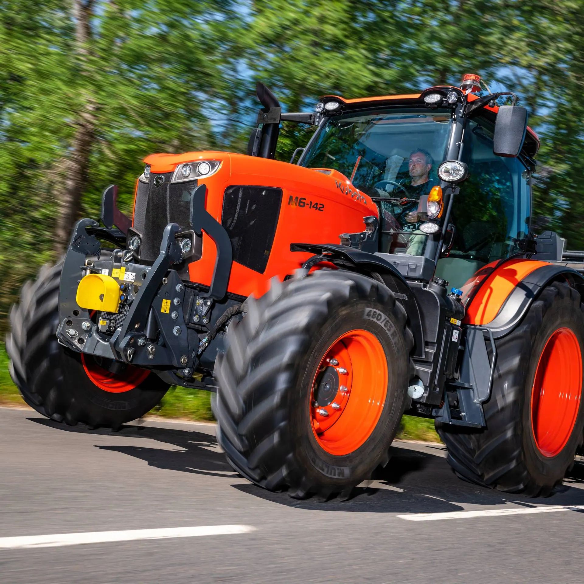Kubota M6142, traktor iz M6 serije