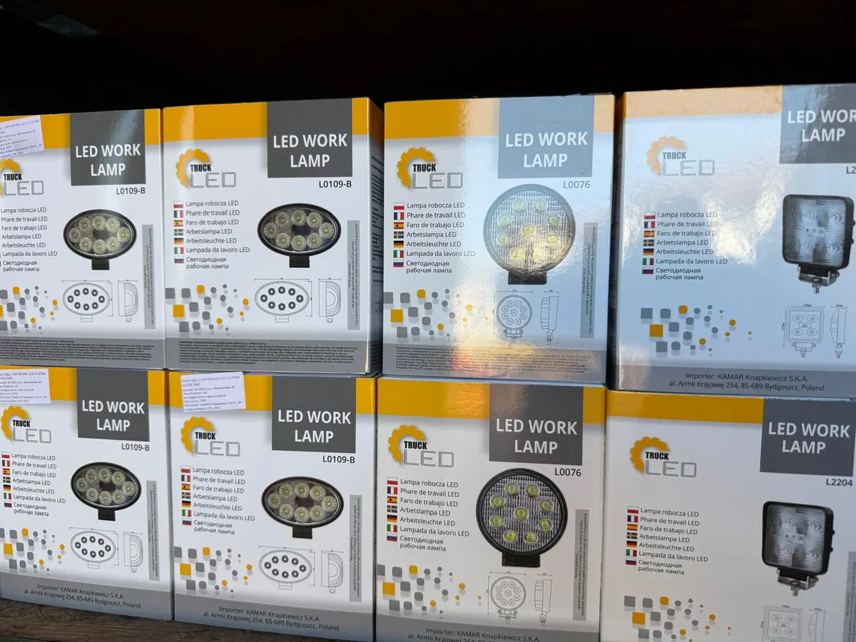 LED work lights in boxes